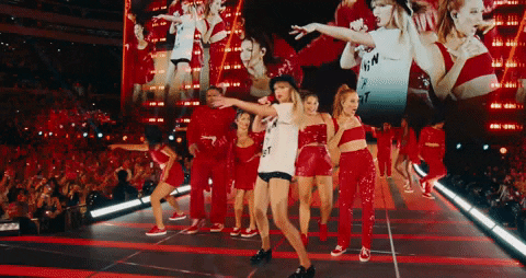Taylor Swift cantando '22' en 'The Eras Tour'.- Blog Hola Telcel.