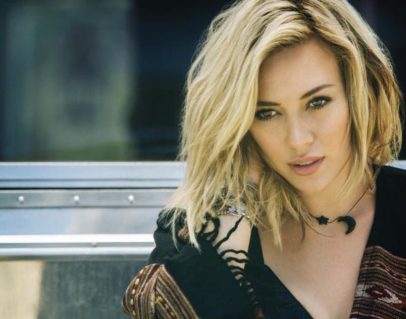 Hilary Duff en la imagen promocional de su nuevo sencillo