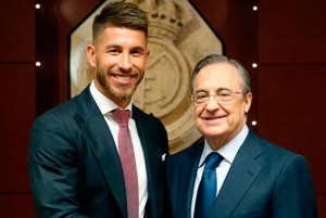 Sergio Ramos y Florentino Pérez, sonrientes por la renovación