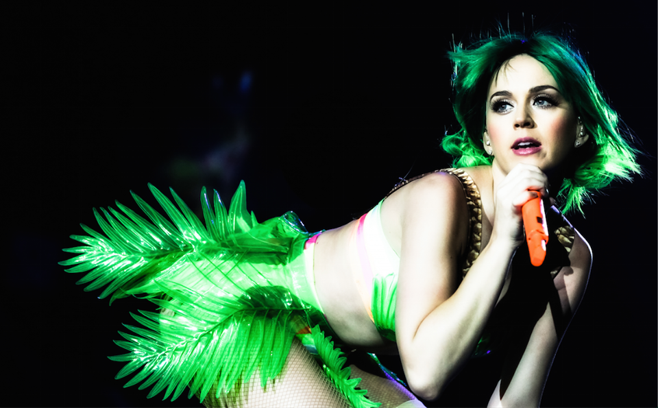 Katy Perry actuando en su Prismatic World Tour