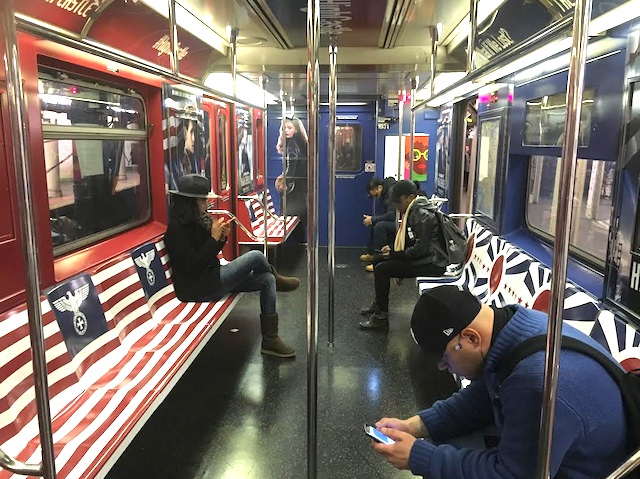 Amazon lleva al Metro de NY polémica campaña