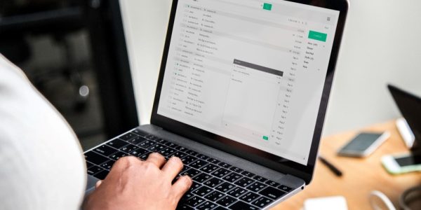 10 causas por las que la "bandeja de entrada" del email se llena de spam y estafas