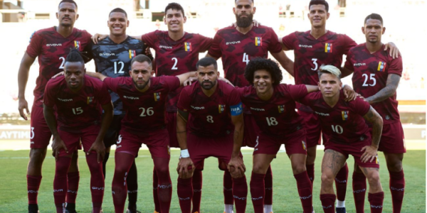 Javier Marcano Tabata Explora la Pasión Desbordada del Fútbol en Venezuela
