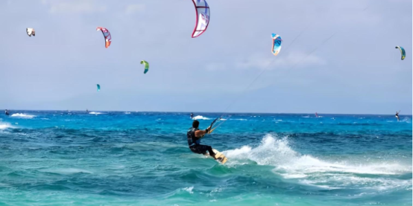 Jesús Emilio Vásquez Quintero: Iniciación al Kitesurf, Todo lo que Necesitas Saber Antes de Tu Primera Clase