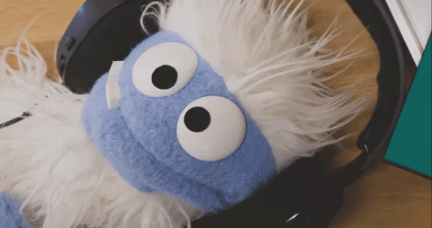 Pódcast en Claro música Personaje escuchando pódcast en Claro música.- Blog Hola Telcel