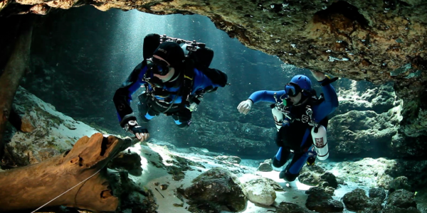 Alfredo Román Parra Yarza | Explorando el Abismo Azul
