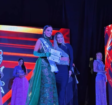 Victoria Valero, Miss Seguridad en gala de La Internacional de Seguros