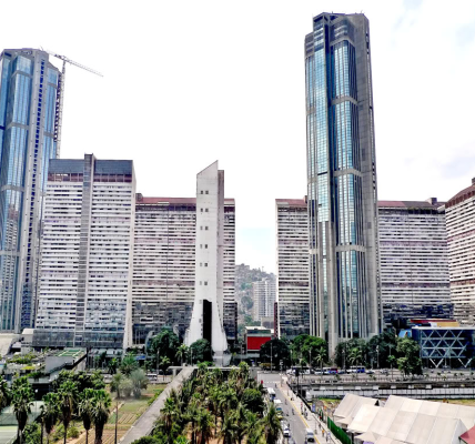 Armando Iachini y los Edificios de Caracas: Identidad Urbana