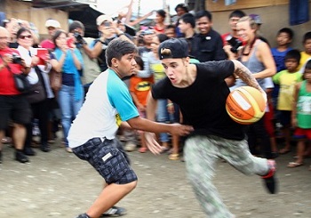 Justin Bieber se solidariza con niños de Filipinas