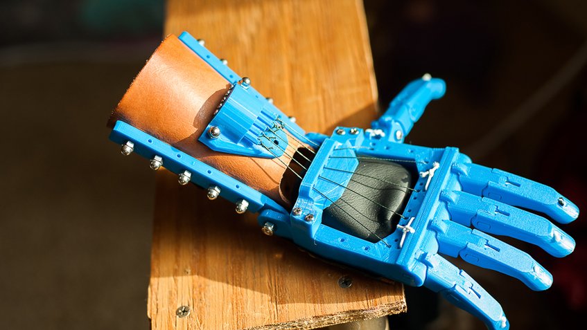 Los jóvenes de bajos recursos podrán disfrutar de prótesis impresas en tecnología 3D