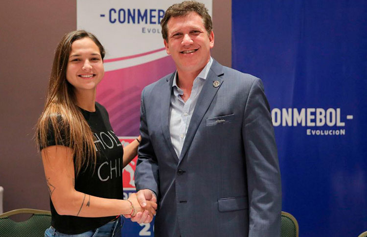 Deyna Castellanos es elegida embajadora del fútbol sudamericano