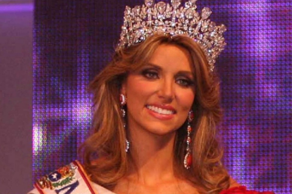 Tatiana Irizar - Miss Venezuela 2010 Vanessa Goncalves --