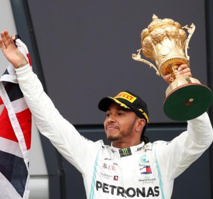 Hamilton camina hacia su sexta corona tras ganar en Silverstone