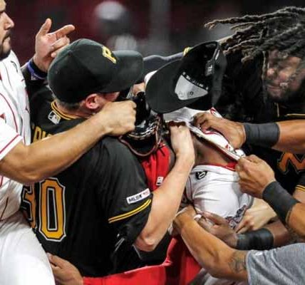 MLB sanciona a involucrados en la pelea entre Rojos y Piratas