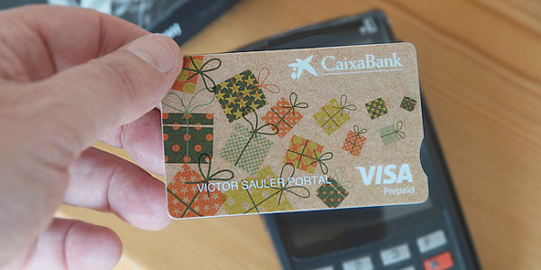CaixaBank lanzará sus primeras tarjetas biodegradables