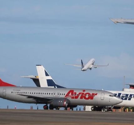 Aerolíneas venezolanas rescatarán pasajeros varados aumentando sus vuelos