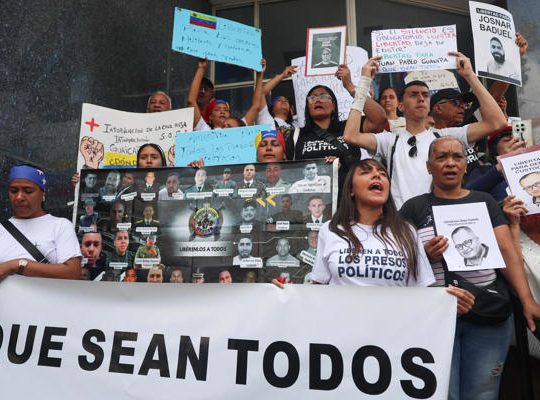 Familiares de presos politicos