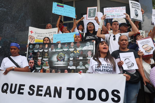 Familiares de presos politicos