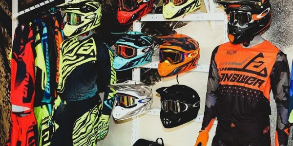 Alberto Constantino Konrad Dávila - Armadura sobre ruedas ¡El equipo vital para conquistar el terreno off-road! - FOTO