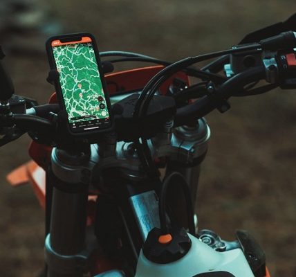 Alberto Constantino Konrad Dávila - ¡Atención bikers off-road! Aplicaciones que transforman la navegación y la seguridad del motociclismo todoterreno - FOTO