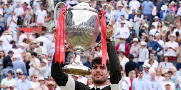 Alcaraz logró hacer el doblete Queen's-Roland Garros