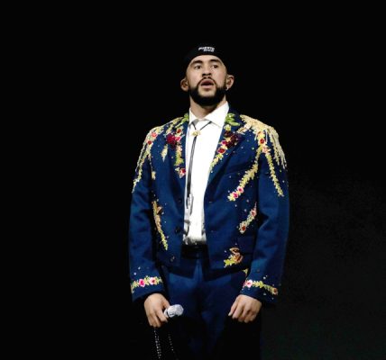 Bad Bunny vuelve al cine en agosto con la película ‘Caught Stealing’