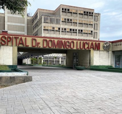 Bancamiga fortalece el sistema de salud con rehabilitación de quirófanos del “Domingo Luciani”