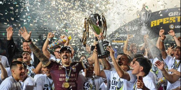 Carabobo FC conquista el Apertura en un derbi para la historia