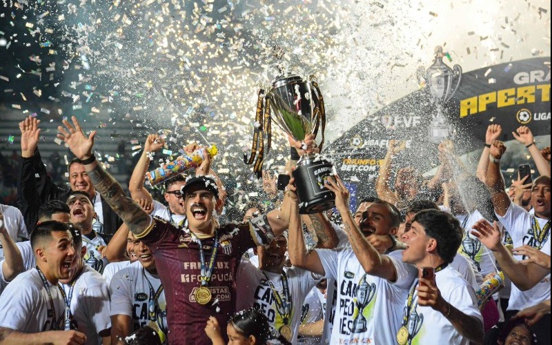 Carabobo FC conquista el Apertura en un derbi para la historia