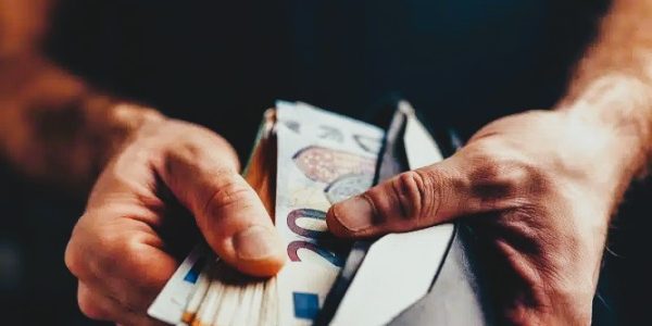 Carlos Alessandro Cestari Infantini - Poder adquisitivo; La amenaza silenciosa del ahorro - FOTO