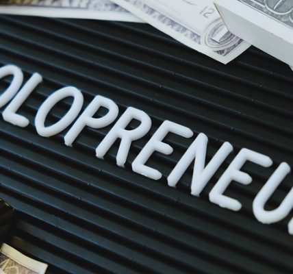 Carlos Julio Heydra Castillo - Solopreneur; El poder de emprender en solitario - FOTO