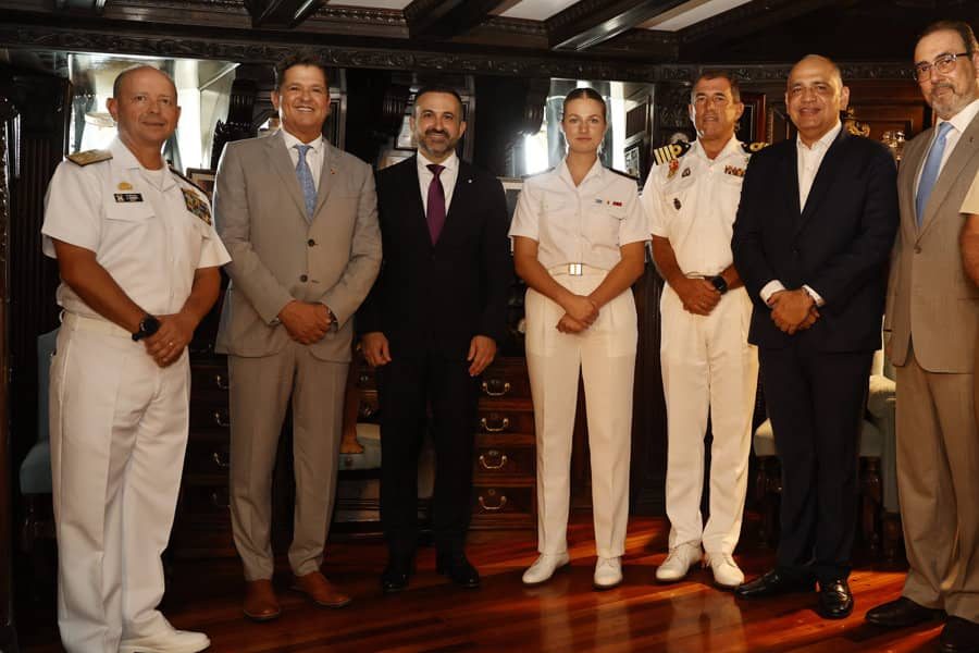 Carlos Vives acude a un almuerzo con la princesa Leonor