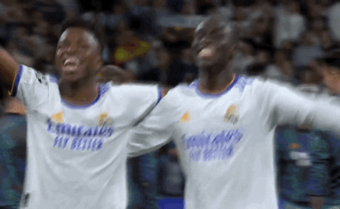 jugadores del Real Madrid celebrando de felicidad por tener la oportunidad de jugar los octavos de final de la Champions 2024.- Blog Hola Telcel