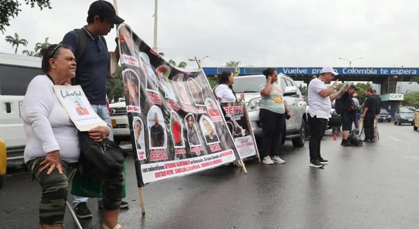Protesta de colombianos en la frontera