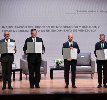 Oposición y Gobierno de Venezuela reinician diálogos en México