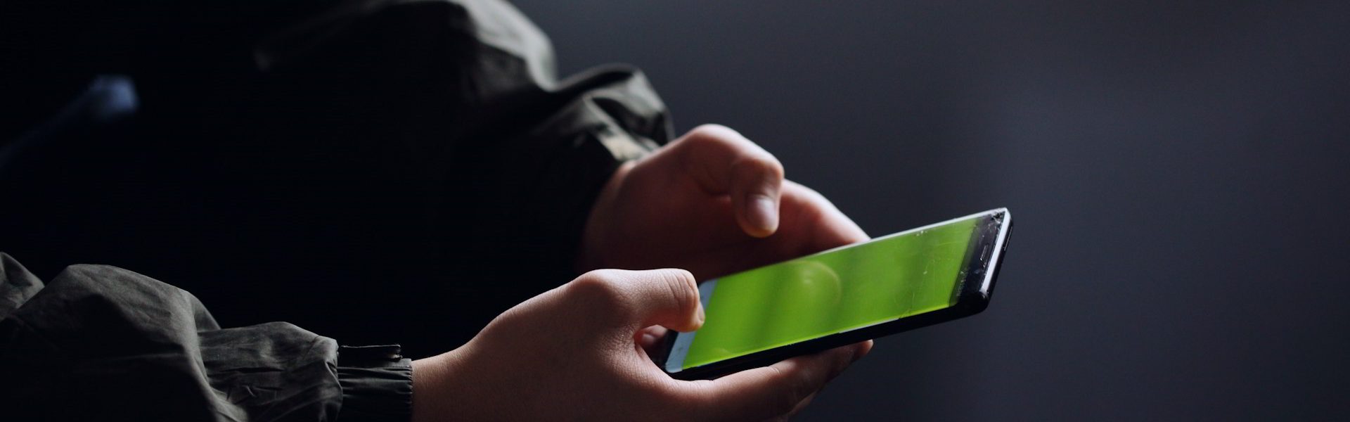 Difunden una oferta falsa de trabajo por WhatsApp simulando ser de YouTube