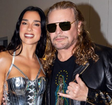 Dua Lipa incluye "Oye Mi Amor" de Maná en su álbum en vivo