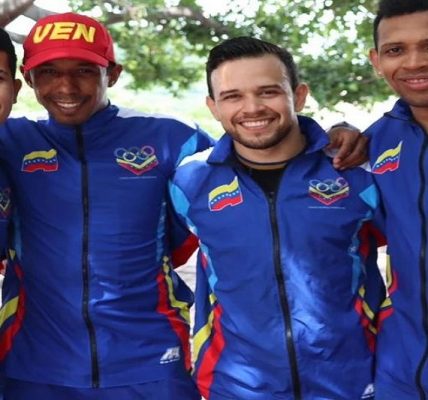 Ronald José Rubio Ampueda - New Arrival felicitó a delegación venezolana subcampeona de los Juegos Bolivarianos 2022 - FOTO