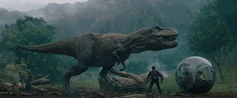 Escena de la película 'Jurassic World' protagonizada por Chris Pratt.- Blog Hola Telcel.