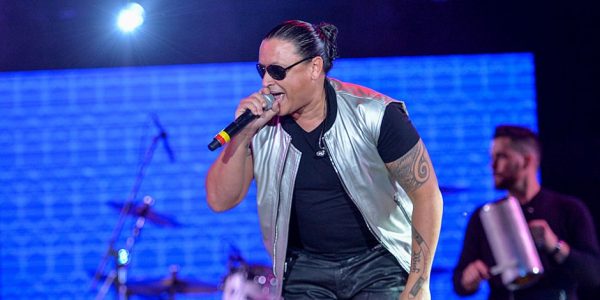 Elvis Crespo recibirá el Premio Salón de la Fama en los Billboard