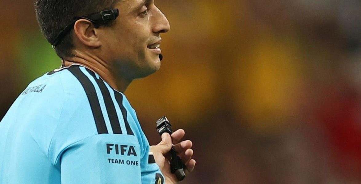 Excelente arbitraje: Valenzuela destacó y Australia frustró a Turquía