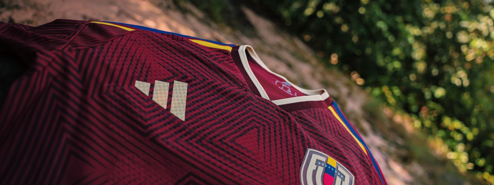 FVF presenta la nueva camiseta adidas Vinotinto