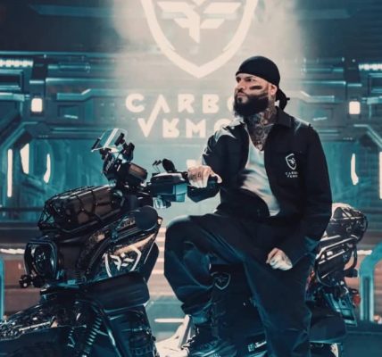 Farruko lanza su propia línea de motocicletas en Puerto Rico