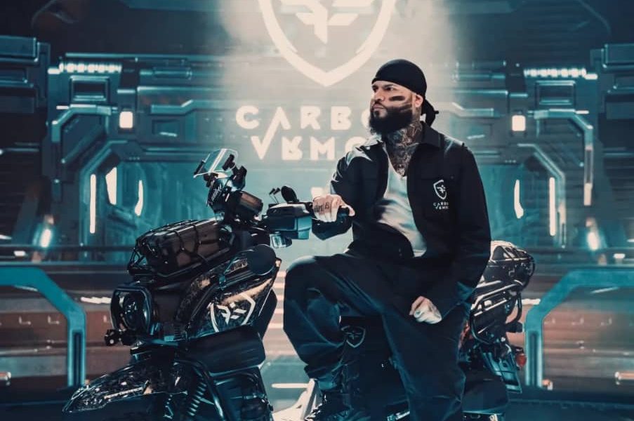 Farruko lanza su propia línea de motocicletas en Puerto Rico