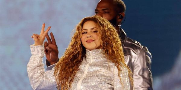 Filarmónica de Mujeres de Bogotá acompañará a Shakira en Vive Claro