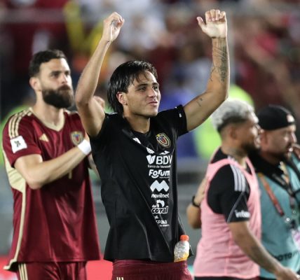 Futbolistas venezolanos celebran el triunfo Vinotinto – El Sumario