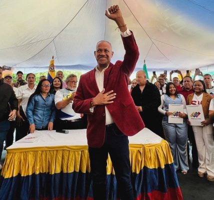 Jesús Marcano Tábata proclamado oficialmente como Alcalde del Municipio Sotillo para el período 2025–2029 - FOTO