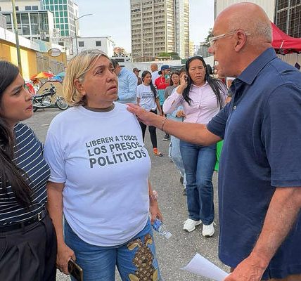 Jorge Rodríguez - familiares de presos políticos