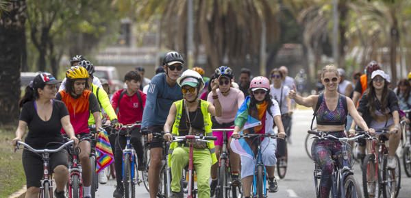 La UE recorre 12 kilómetros de Caracas en bicicleta para apoyar a la comunidad LGTBI