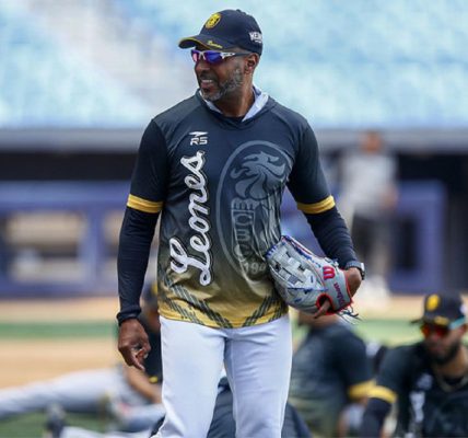 Leones ratifica a su mánager José Alguacil